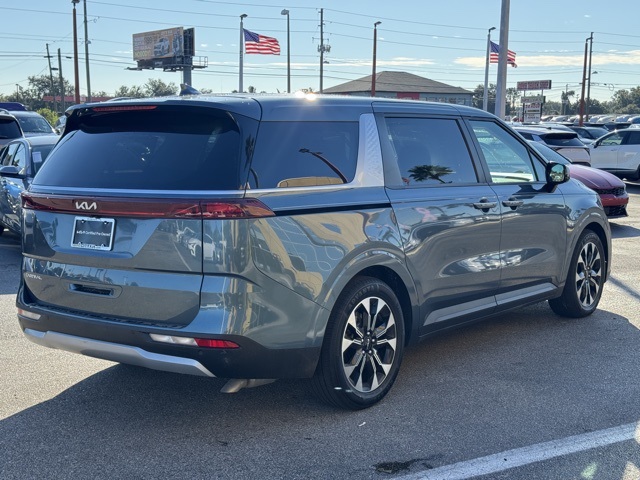 2024 Kia Carnival EX photo 3