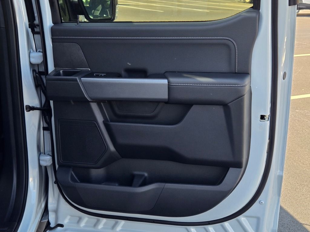 2025 Ford F-150 XLT photo 7