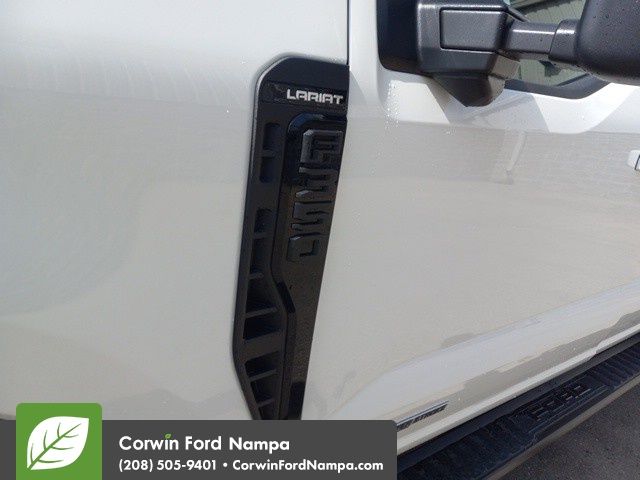 2025 Ford F-350 Lariat photo 8