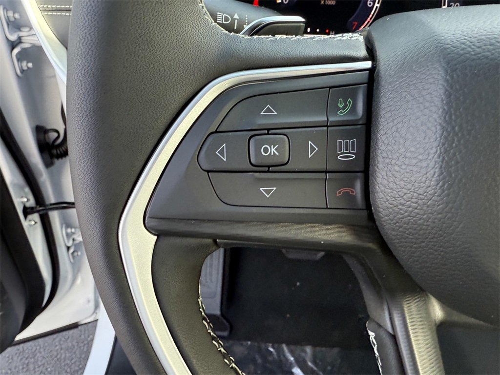 2025 Jeep Grand Cherokee Laredo photo 17