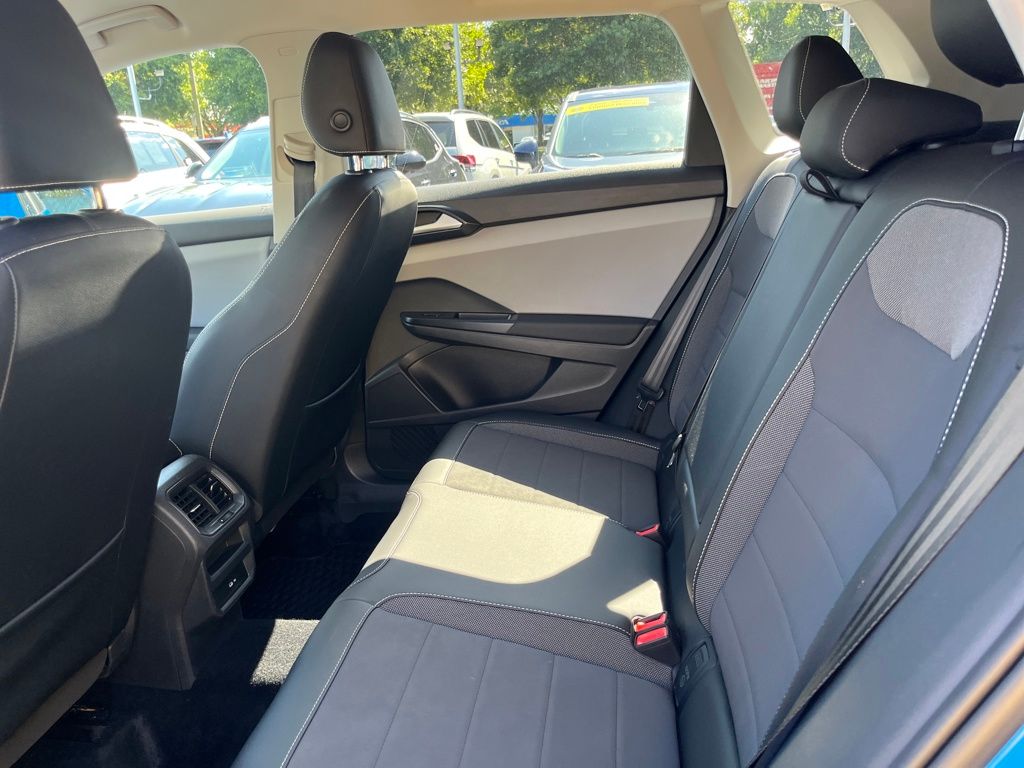2022 Volkswagen Taos SE photo 23