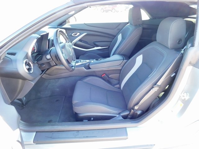 2024 Chevrolet Camaro 1LT photo 16