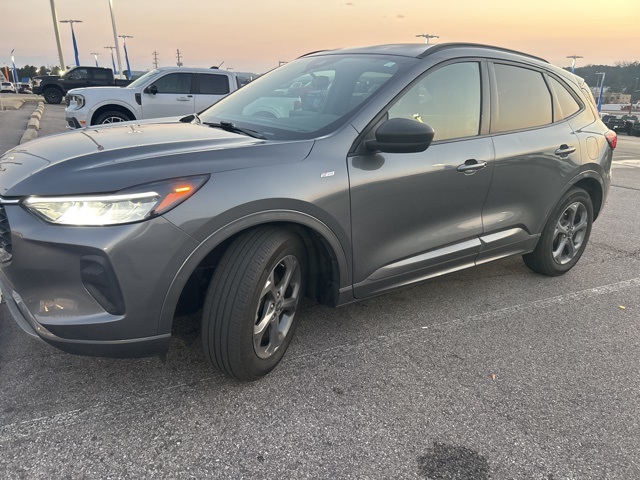 2023 Ford Escape ST-Line's photo