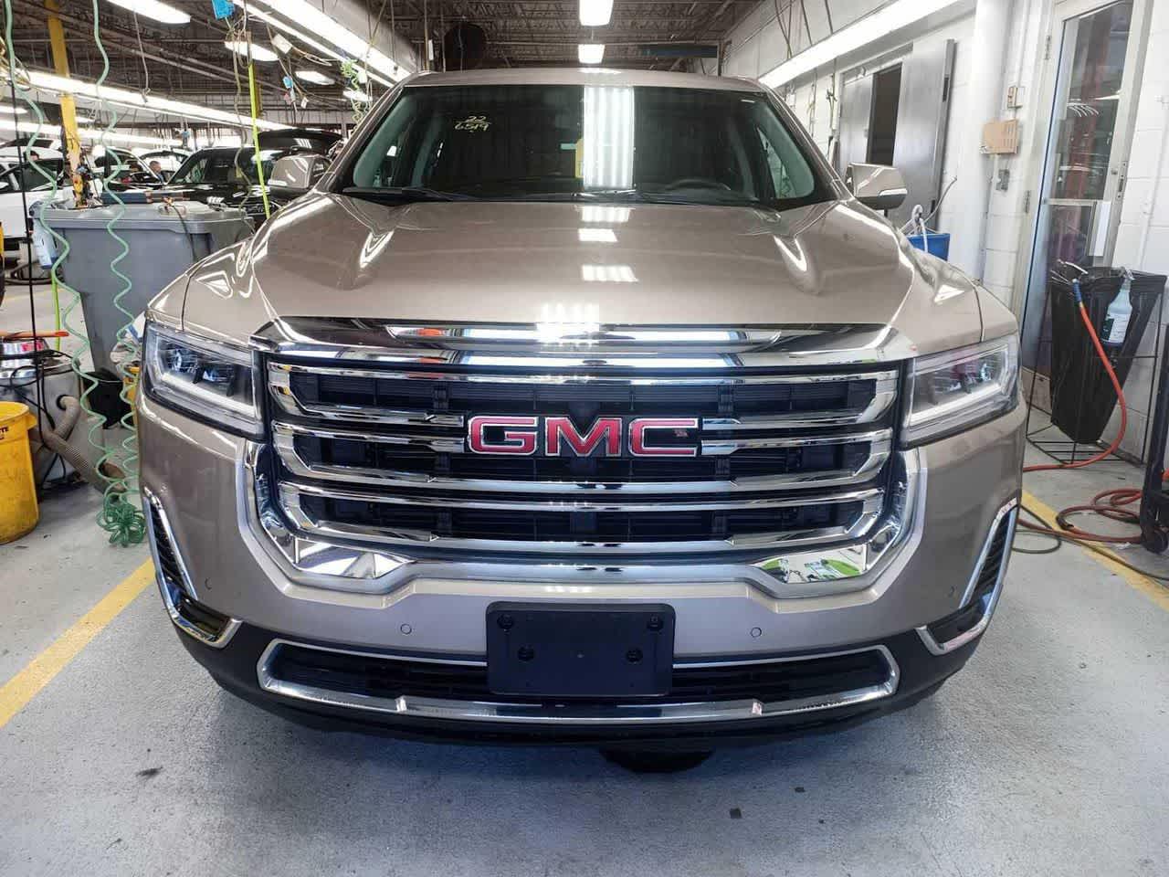 2022 GMC Acadia SLE's photo