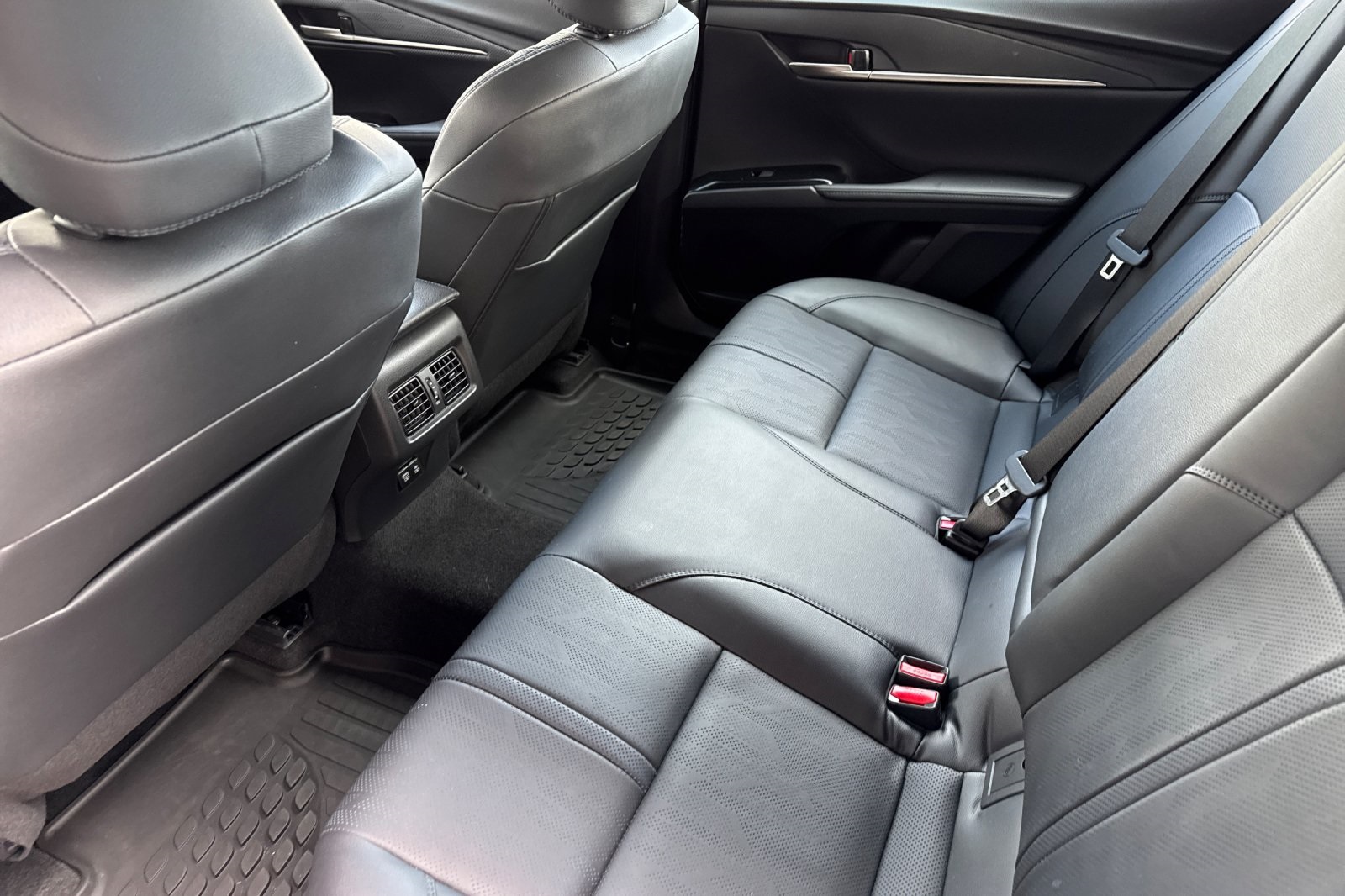 2025 Toyota Camry XSE photo 11