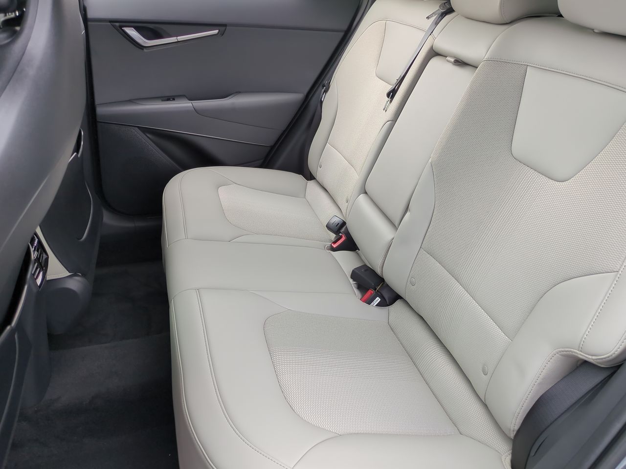 2025 Kia Niro EX photo 23