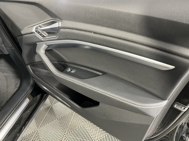 2023 Audi e-tron Premium Plus photo 30