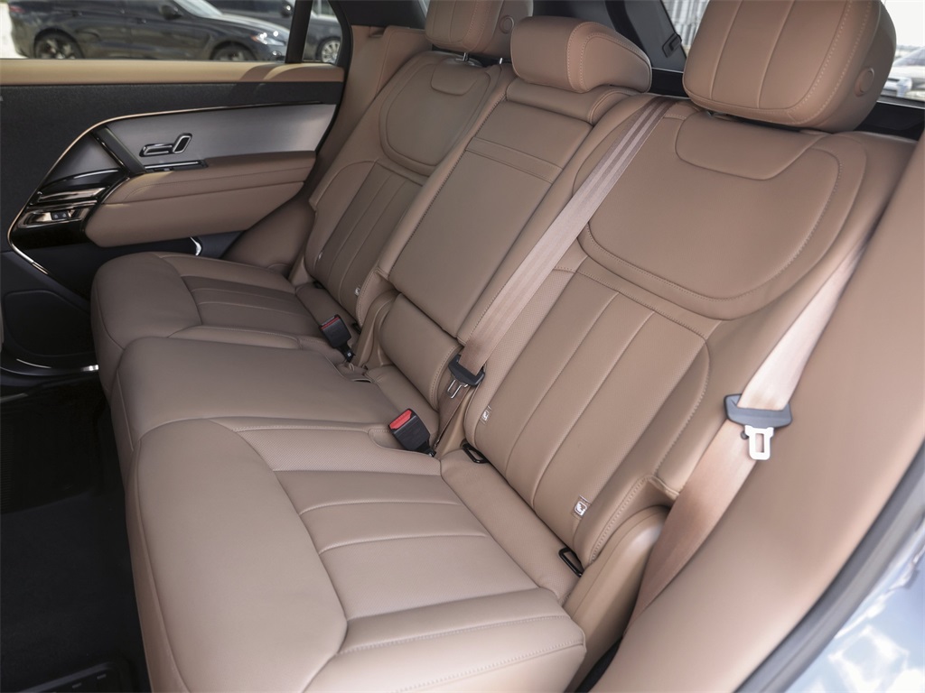 2025 Land Rover Range Rover Sport SE photo 24