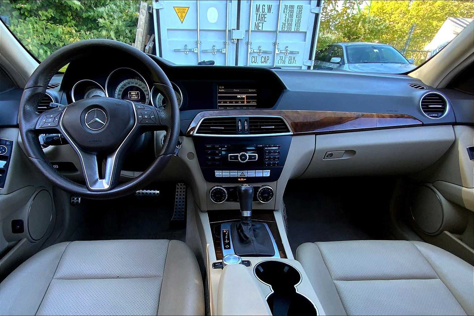 2012 Mercedes Benz C 300 Sport photo 15