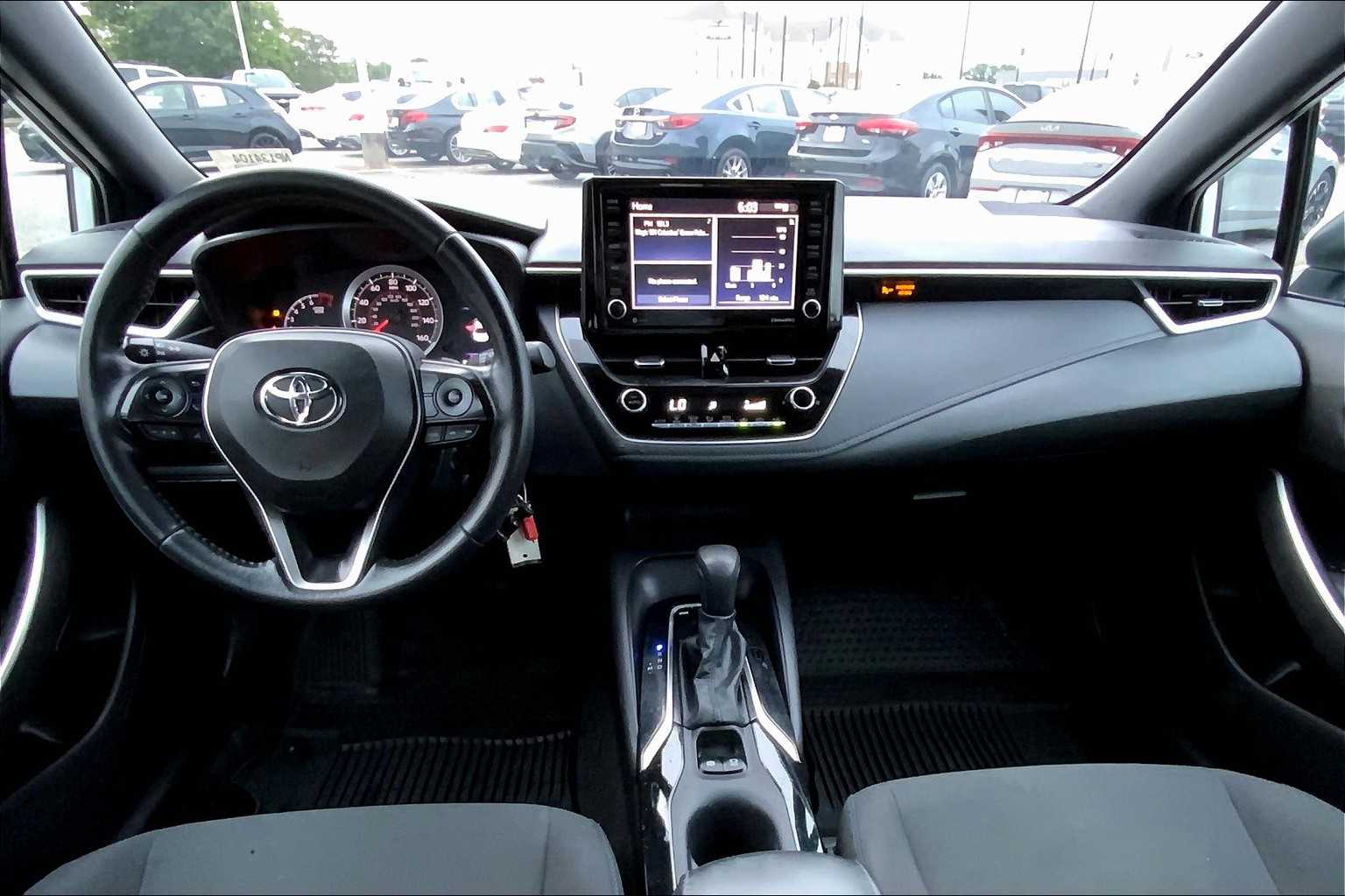 2022 Toyota Corolla SE photo 14