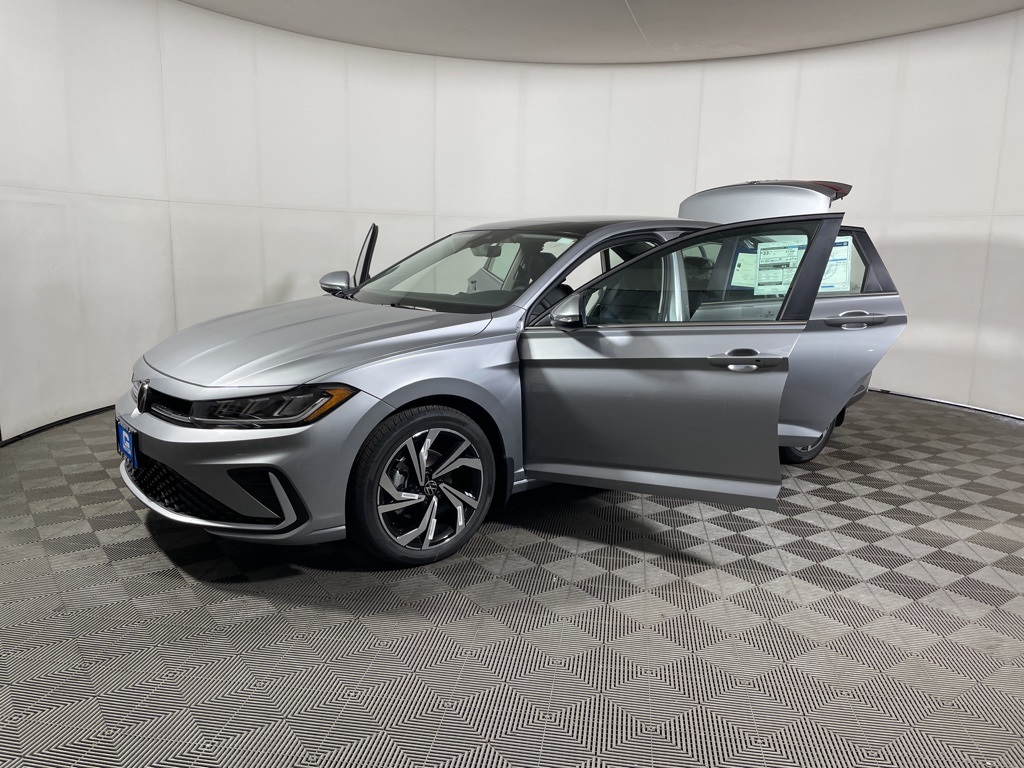 2025 Volkswagen Jetta 1.5T SEL photo 9