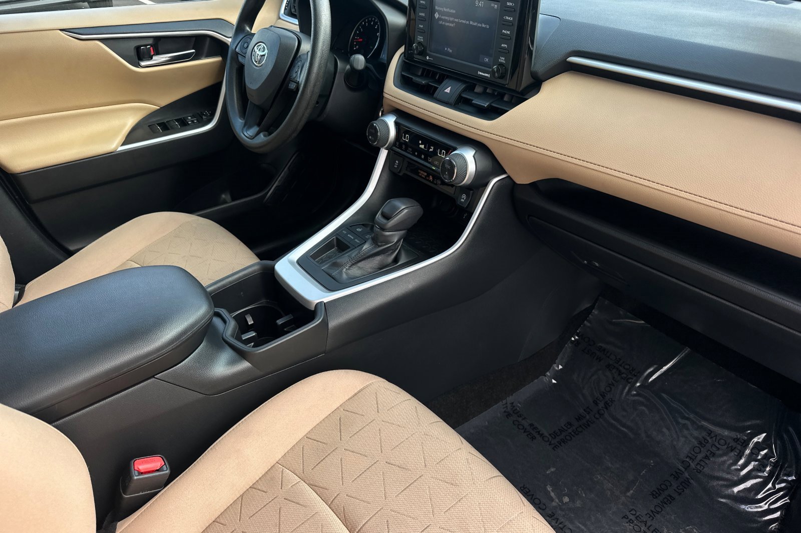 2022 Toyota RAV4 XLE photo 17