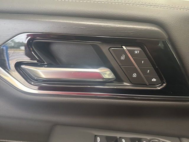 2025 Gmc Yukon Denali photo 4