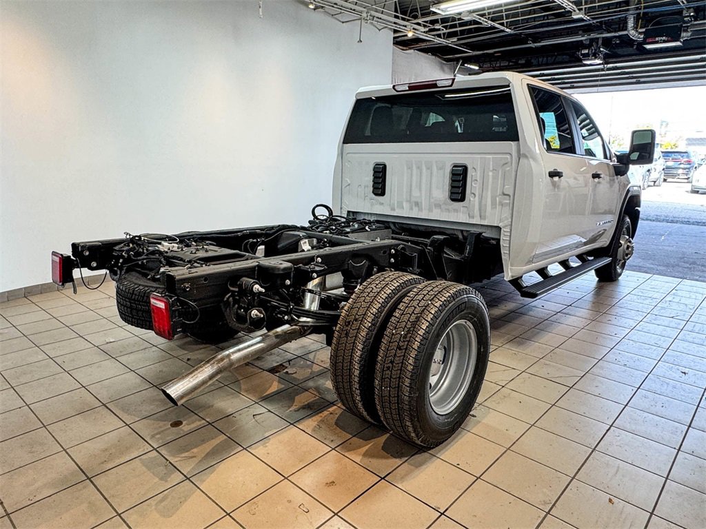 2026 Gmc Sierra 3500 HD Pro photo 4