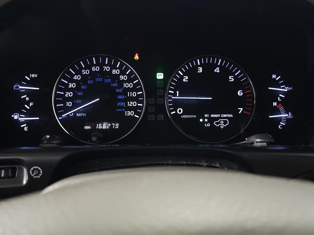 2006 Lexus LX 470 photo 16
