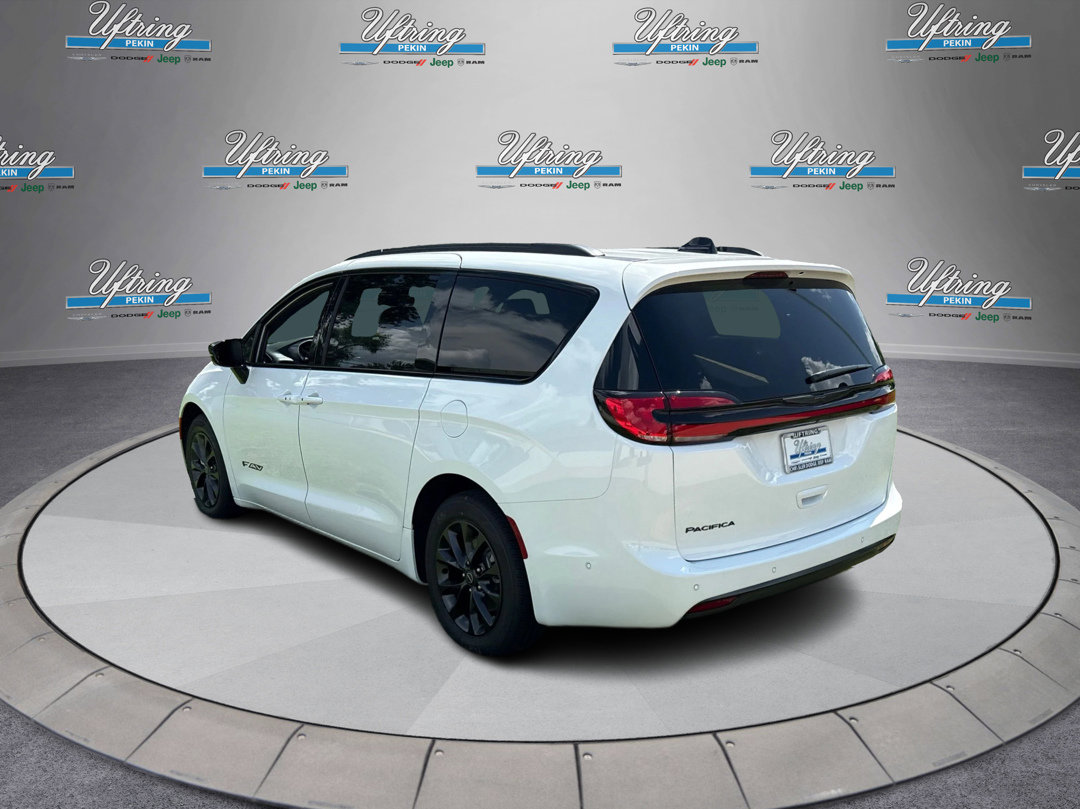 2025 Chrysler Pacifica photo 4