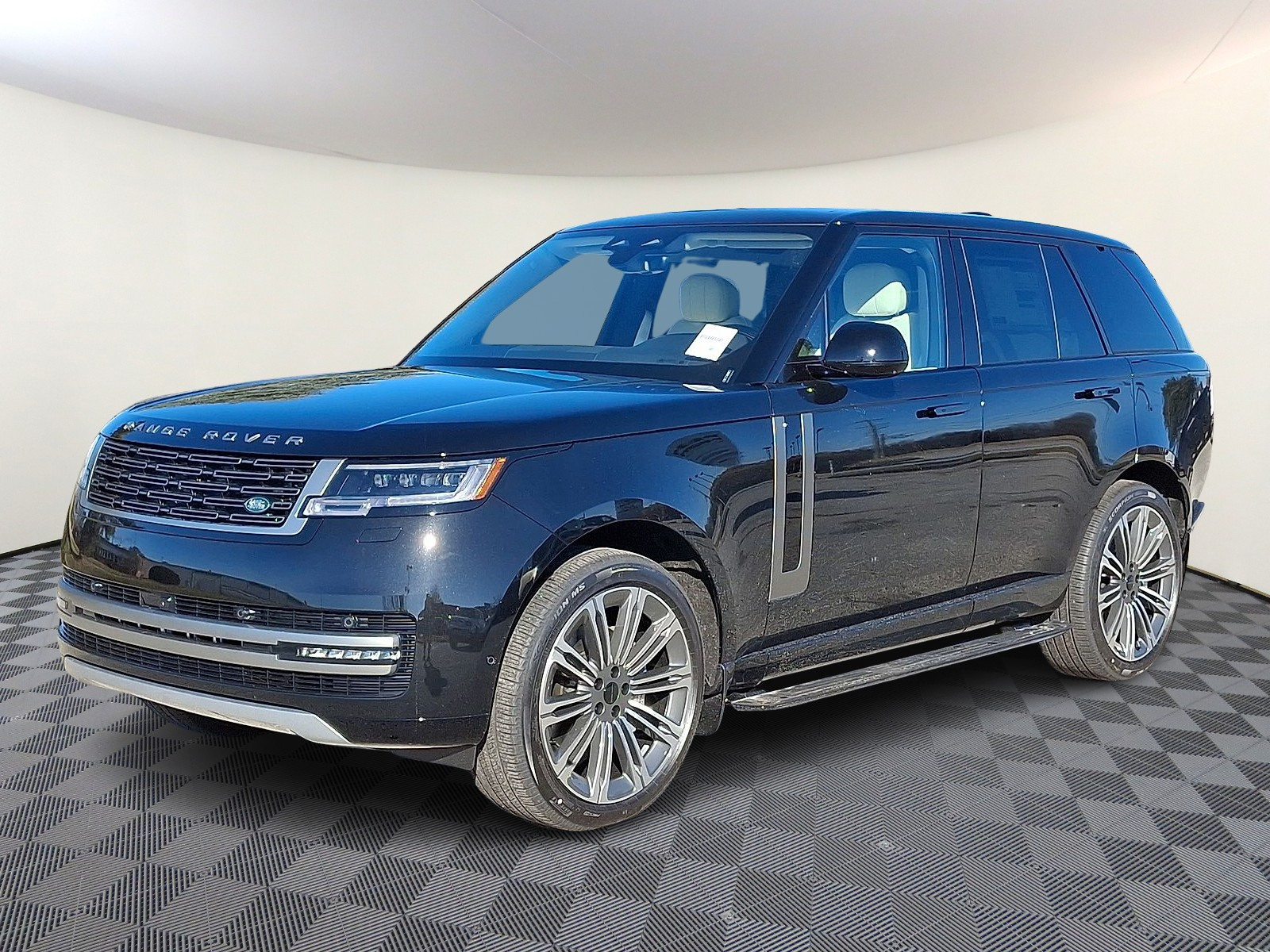 2026 Land Rover Range Rover SE's photo