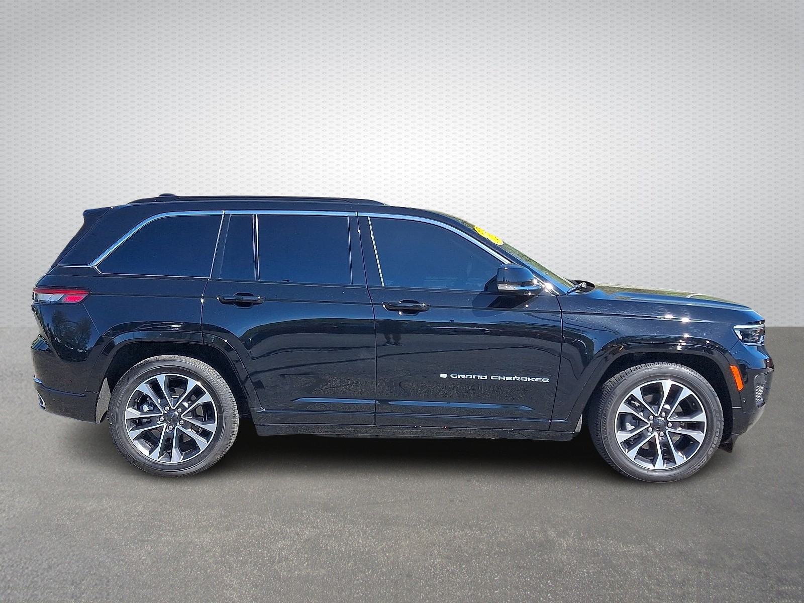 2024 Jeep Cherokee 4xe Overland photo 5