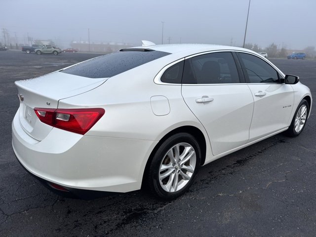 2017 Chevrolet Malibu 1LT photo 4