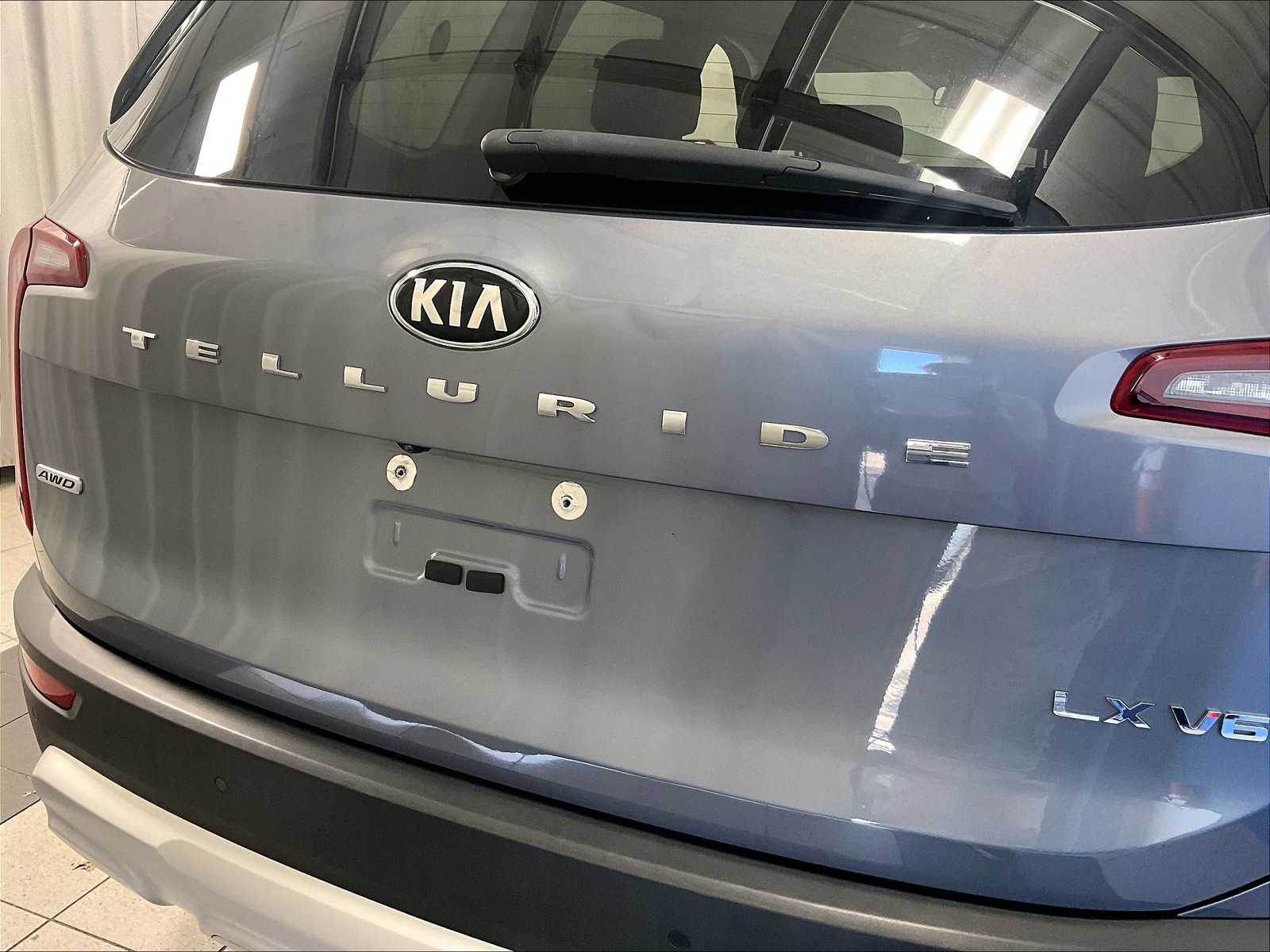 2020 Kia Telluride LX photo 28