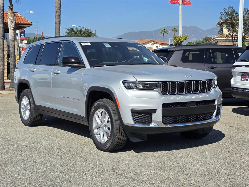 2025 Jeep Grand Cherokee L Laredo's photo