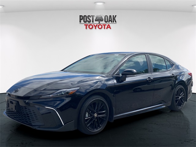 2025 Toyota Camry SE photo 3