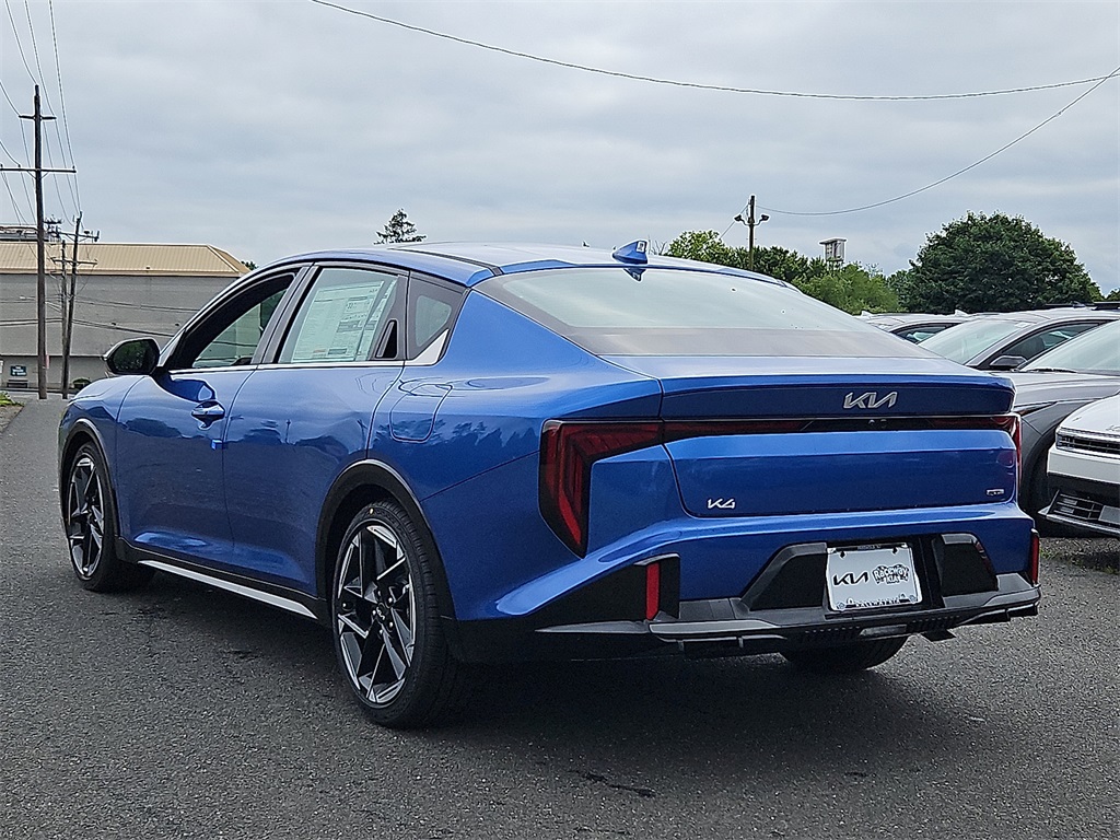 2025 Kia K4 GT-Line photo 3