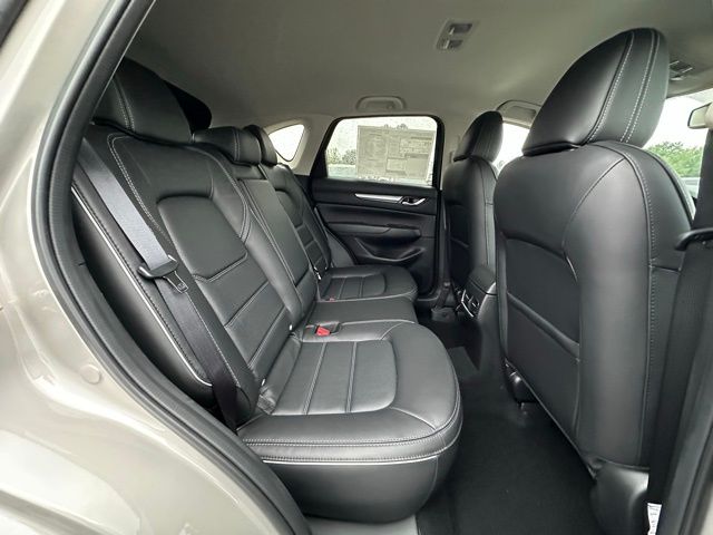 2025 Mazda CX-5 2.5 S Preferred photo 30