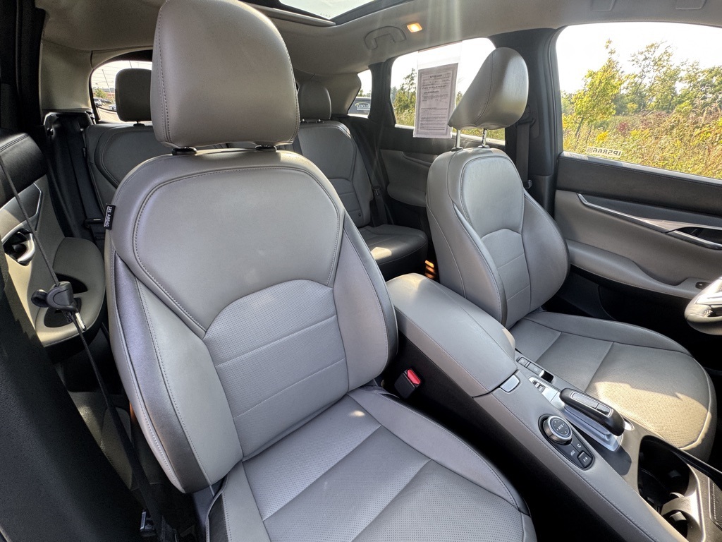 2024 Infiniti QX50 Luxe photo 23