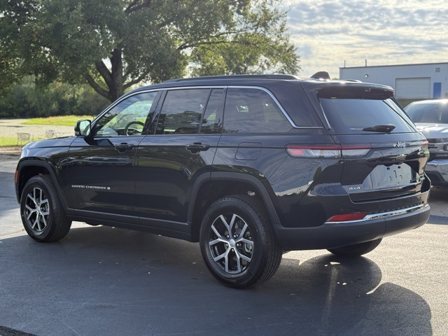 2025 Jeep Grand Cherokee Limited photo 4