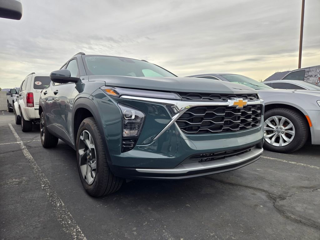 2025 Chevrolet Trax LT's photo