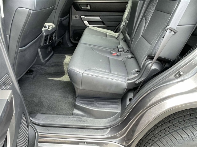 2023 Toyota Sequoia SR5 photo 4