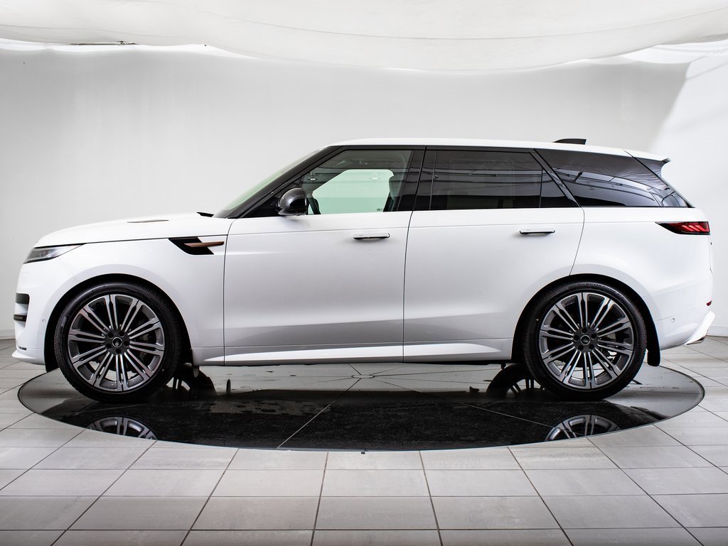 2025 Land Rover Range Rover Sport SE photo 5