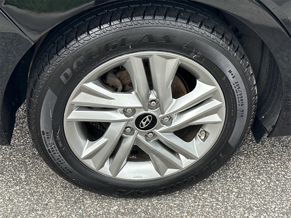 2020 Hyundai Elantra SEL photo 10
