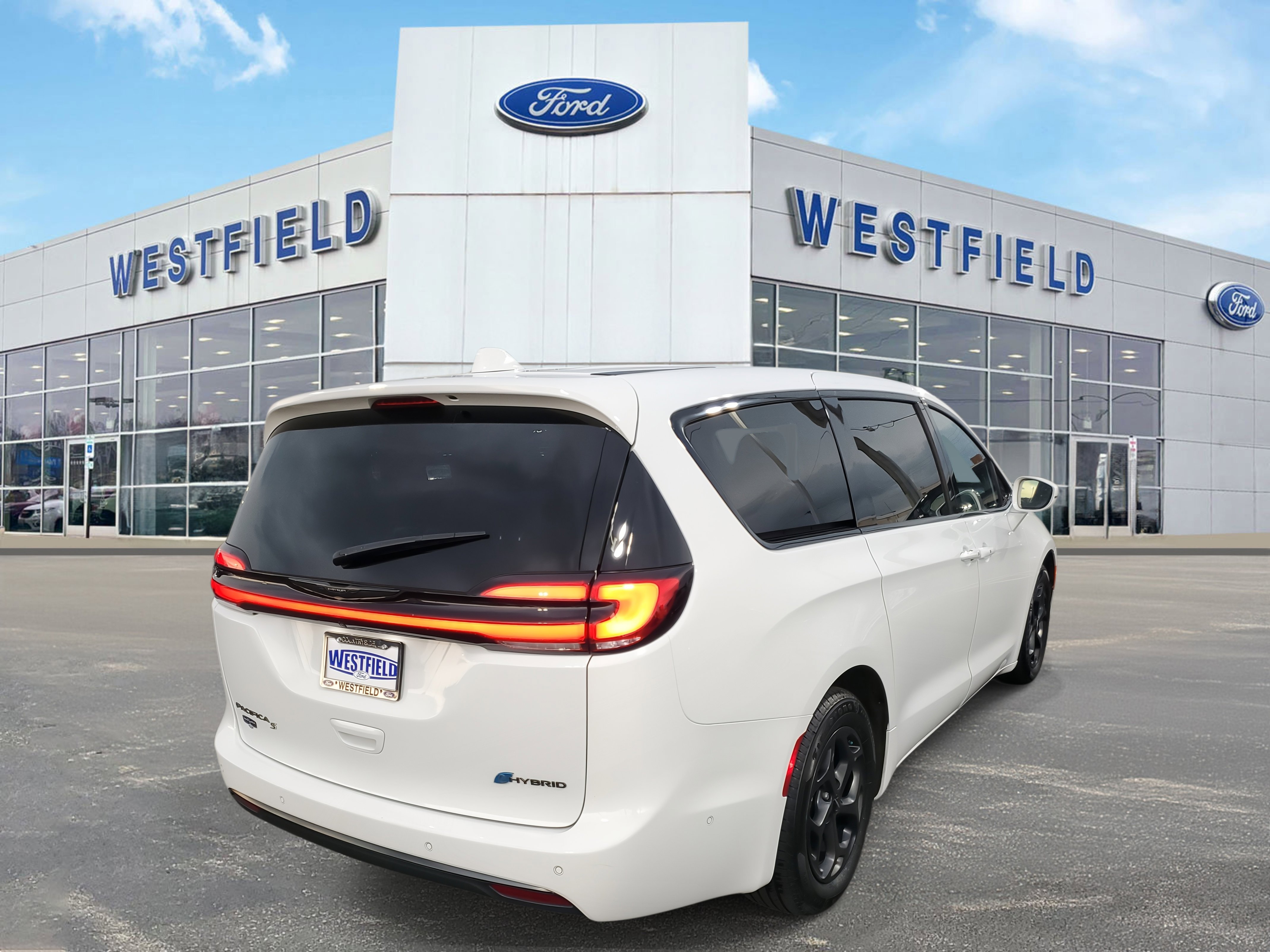 2022 Chrysler Pacifica Limited Hybrid photo 4