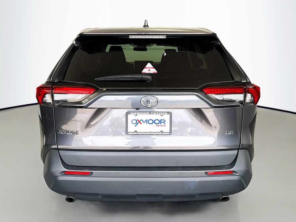 2024 Toyota RAV4 LE photo 6