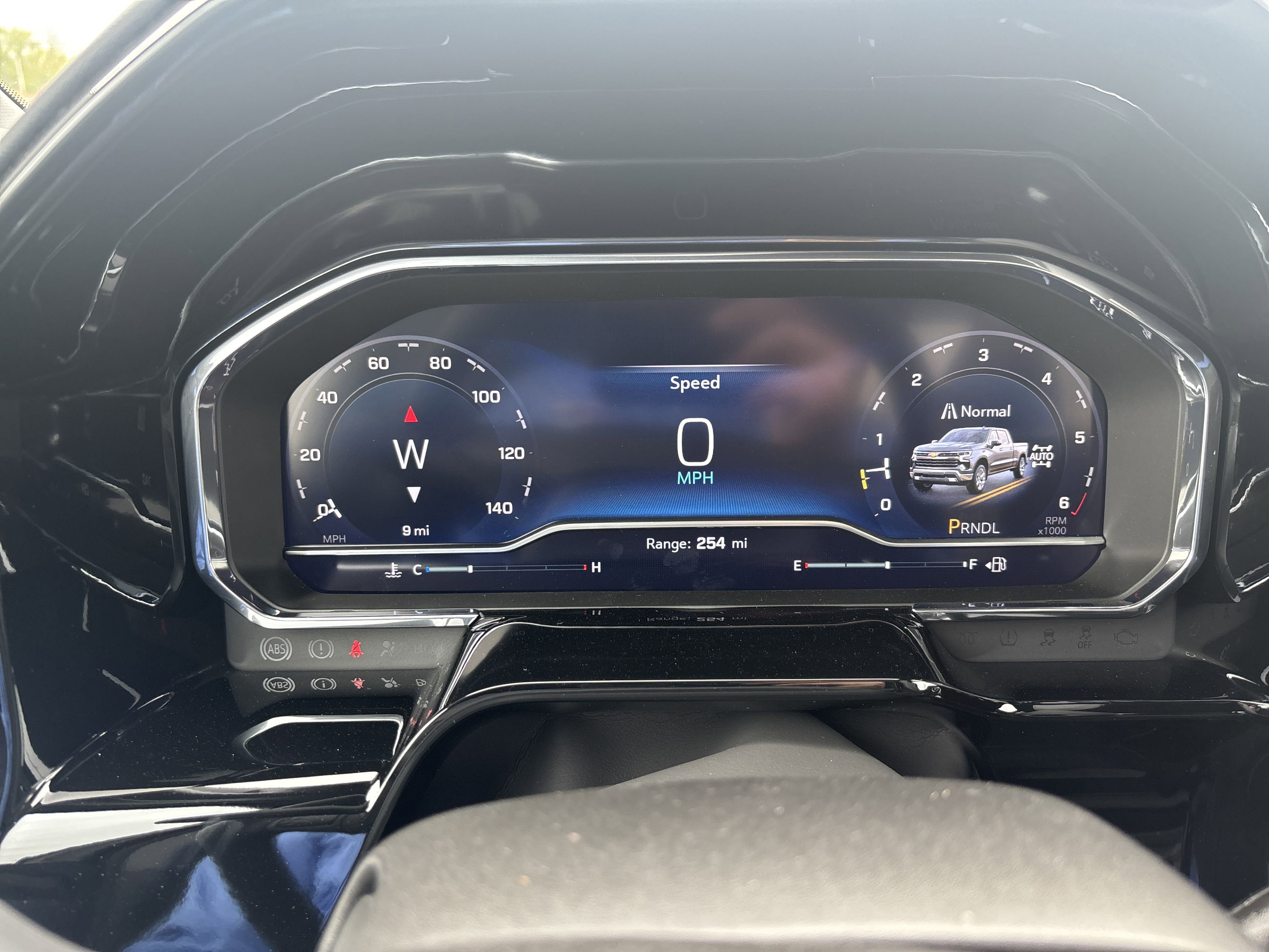 2025 Chevrolet Silverado 1500 RST photo 4