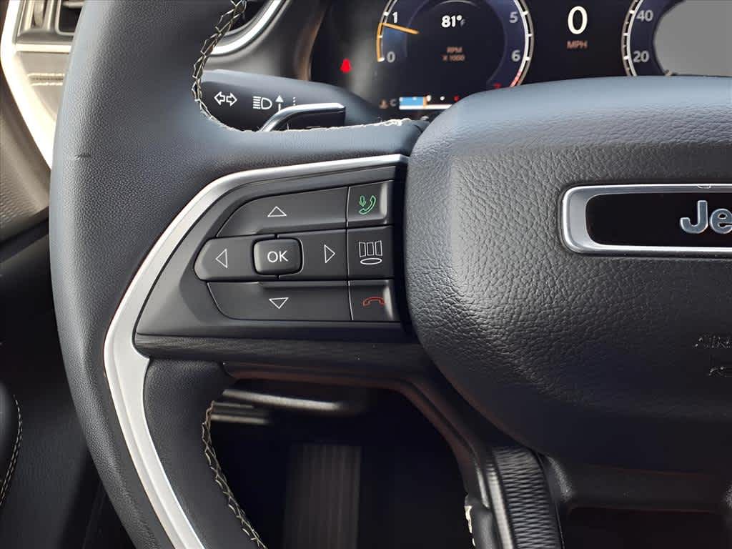 2023 Jeep Grand Cherokee Altitude photo 14