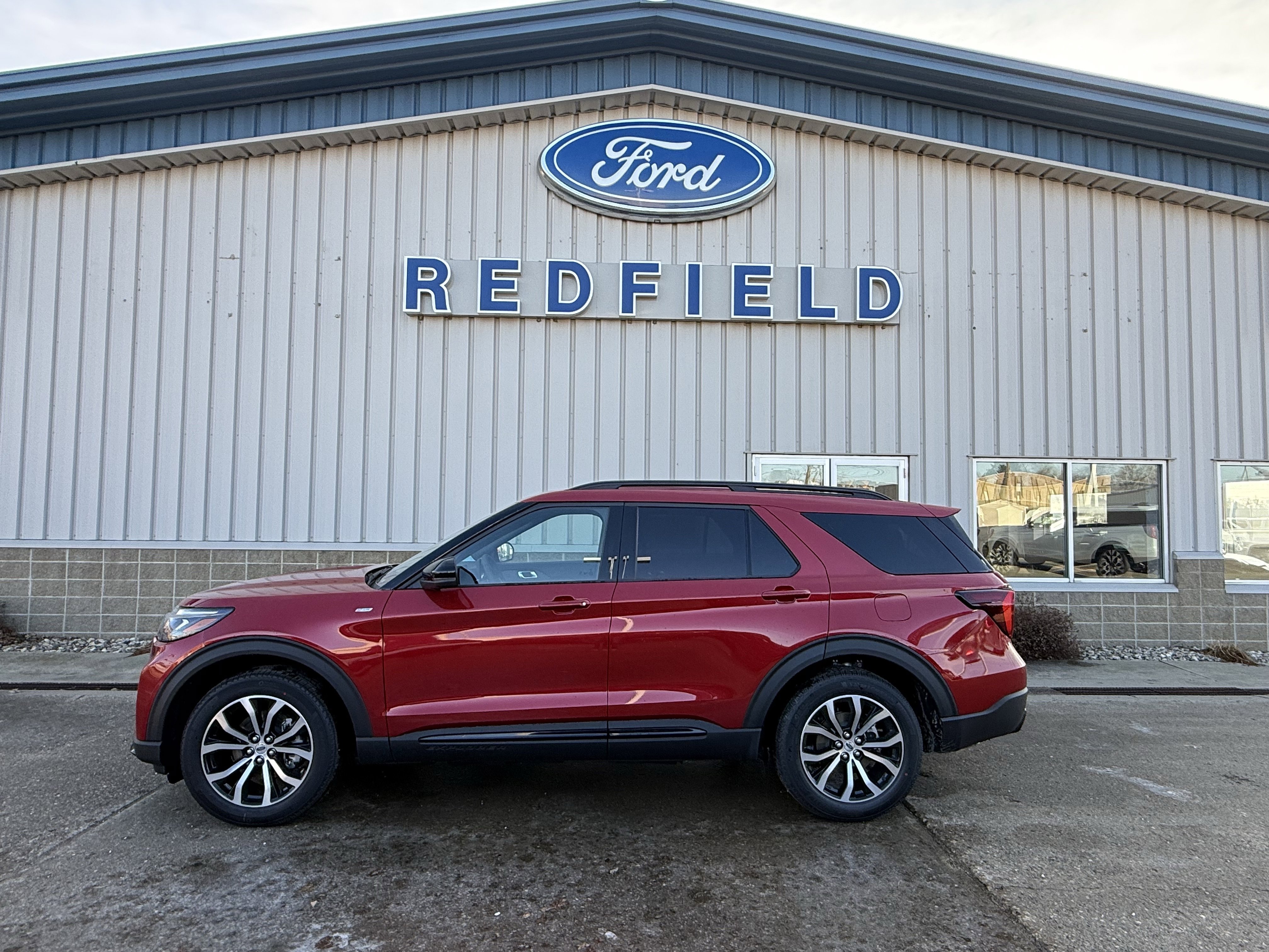 2026 Ford Explorer ST-LINE's photo
