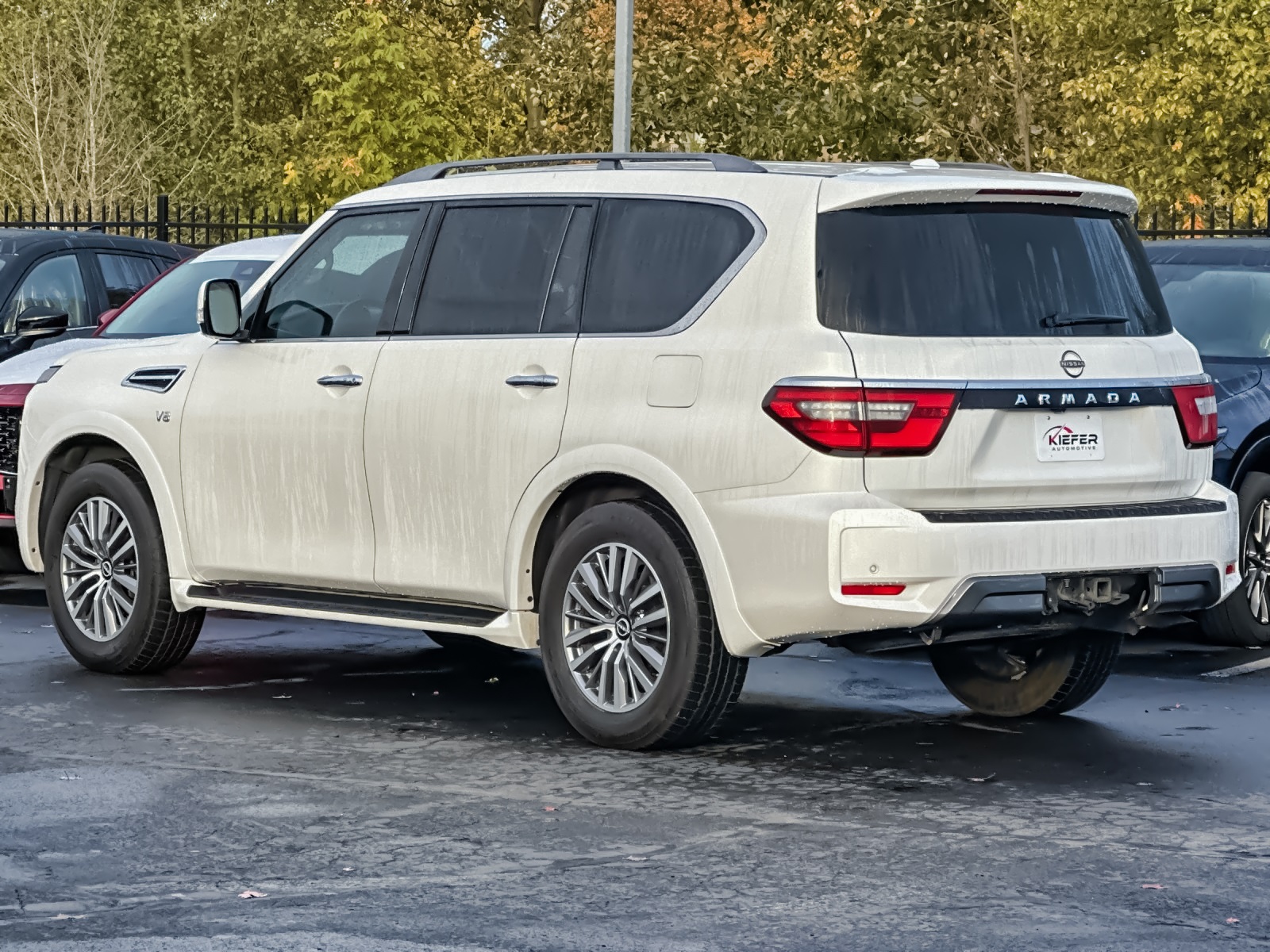 2022 Nissan Armada SV photo 4