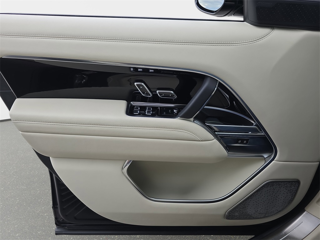 2023 Land Rover Range Rover Autobiography photo 23
