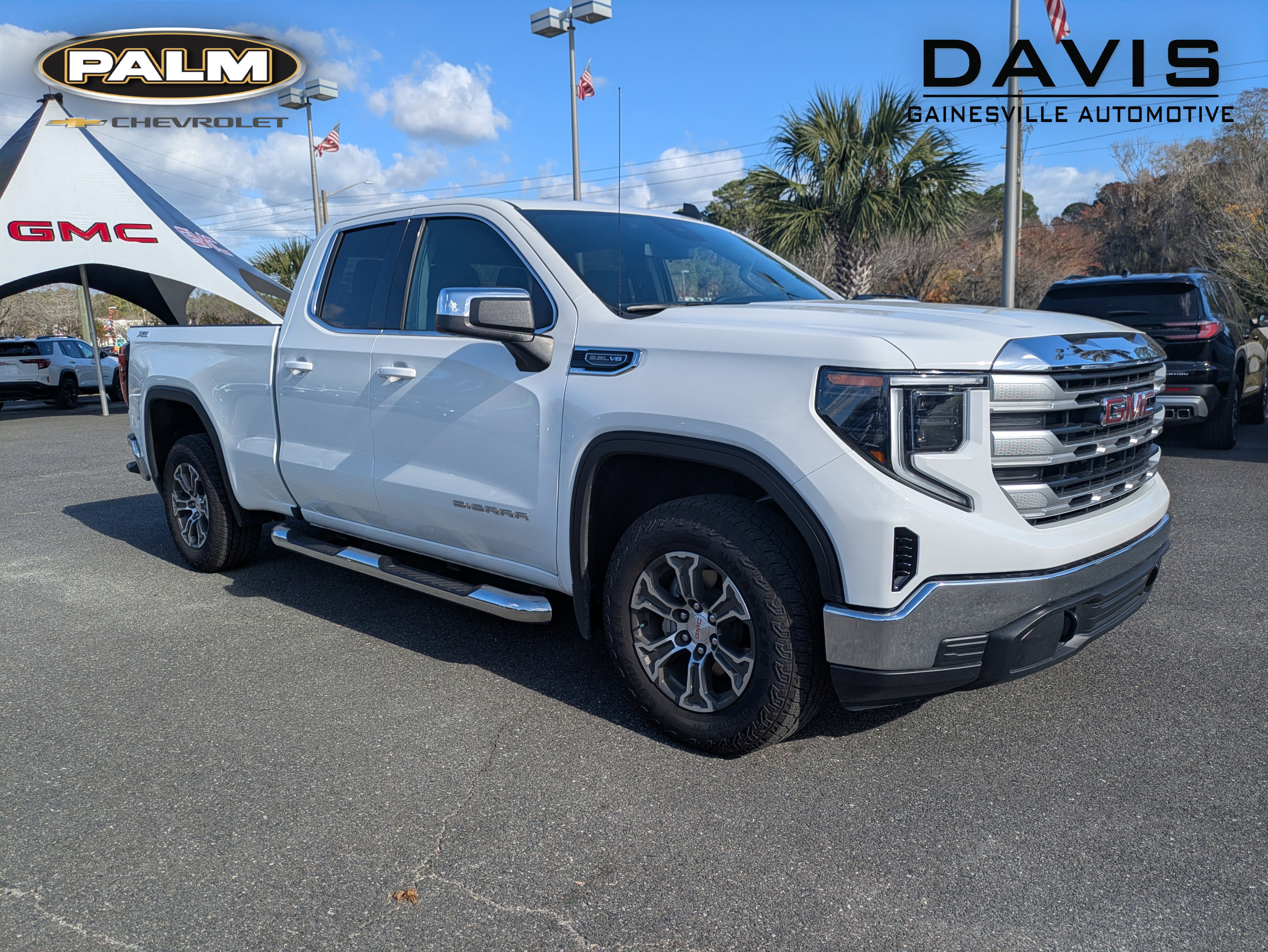2025 GMC Sierra 1500 SLE's photo