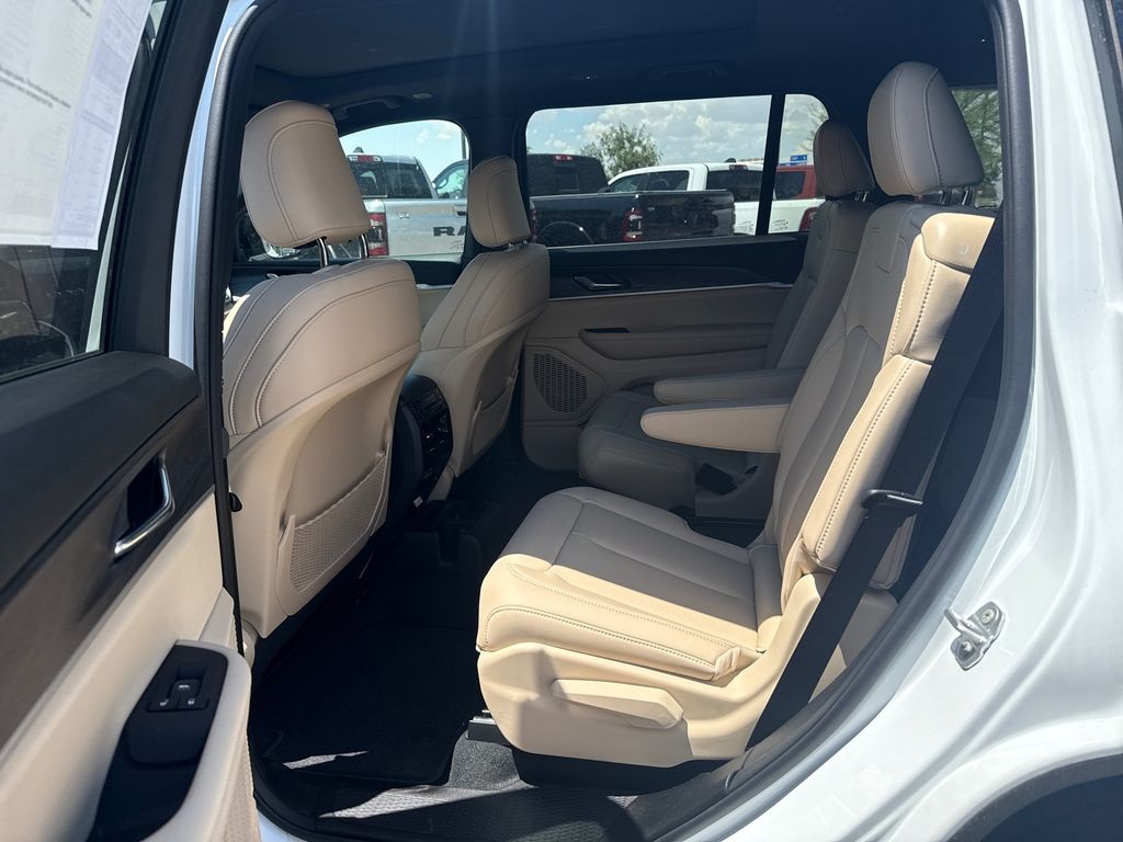 2025 Jeep Grand Cherokee L photo 7