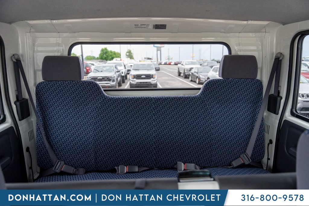 2025 Chevrolet Silverado photo 15