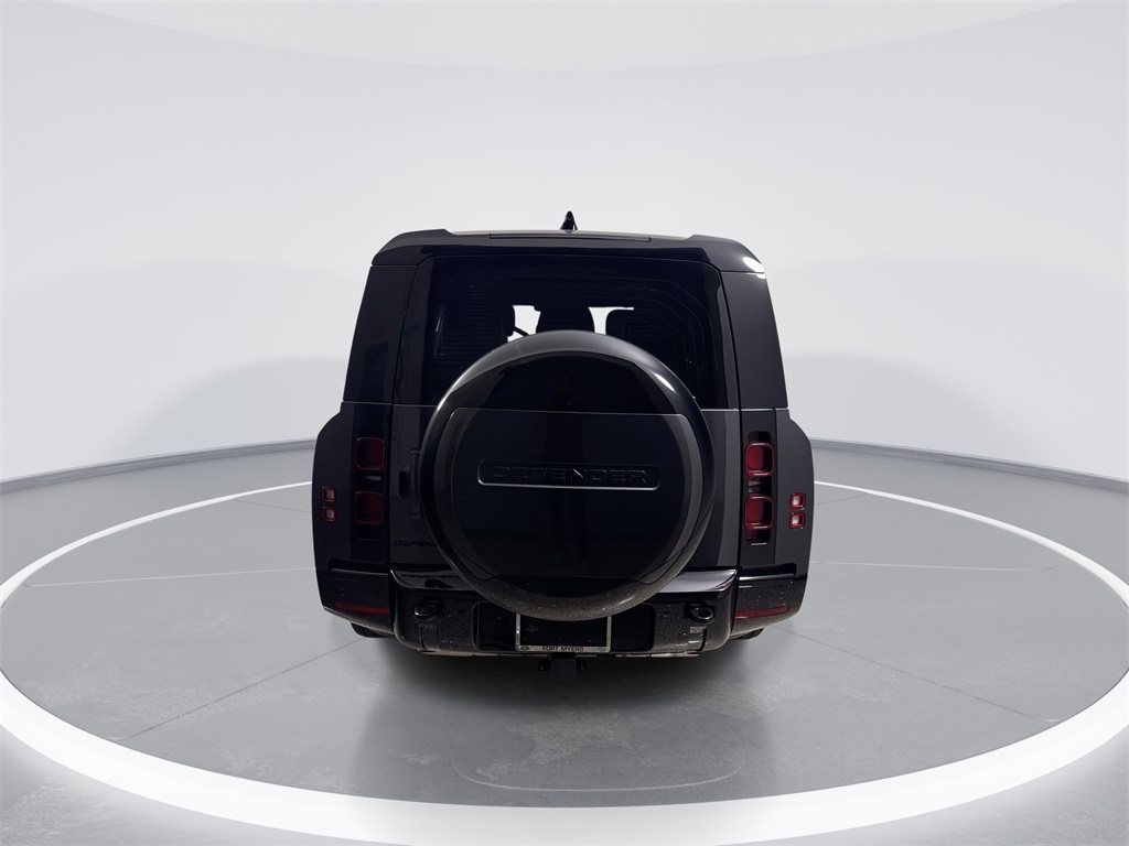 2025 Land Rover Defender 130 X-Dynamic SE photo 6