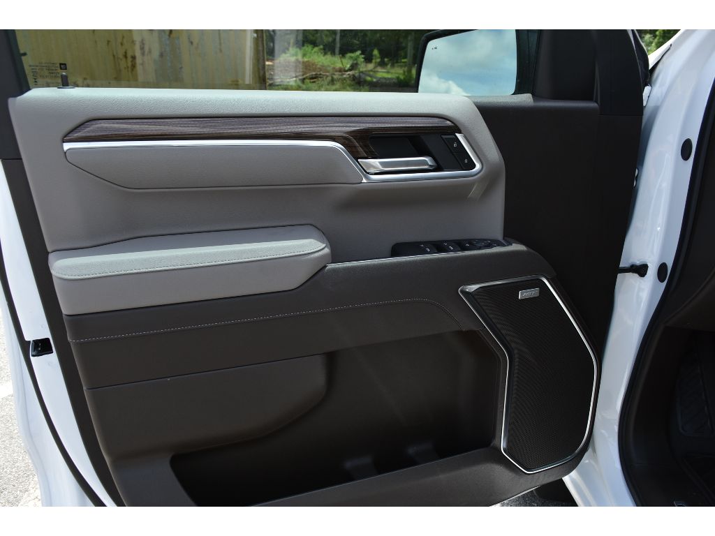 2025 Chevrolet Silverado 1500 RST photo 14