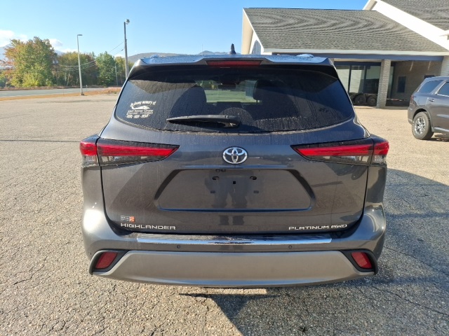 2020 Toyota Highlander Platinum photo 4