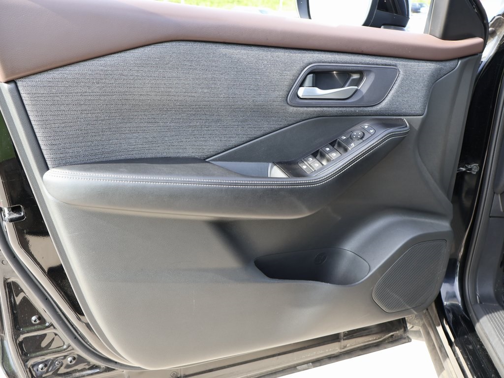 2023 Nissan Rogue SV photo 20