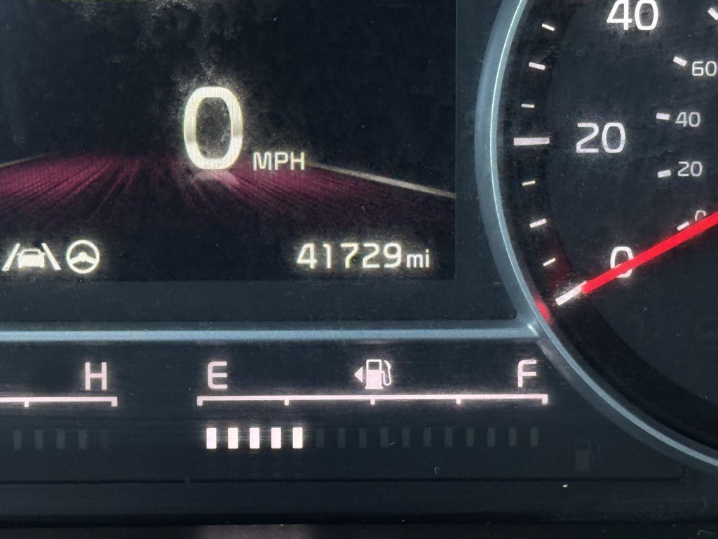 2023 Kia Sorento LX photo 3