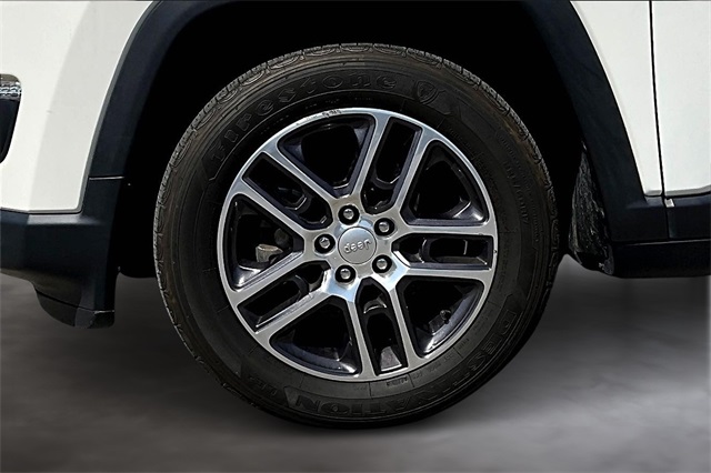 2020 Jeep Compass Latitude photo 9